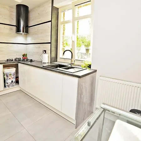 Grand - Malibu - Located 5 Minutes From The Sea Apartment Sopot